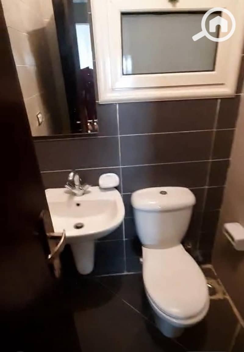 4 4ec4704a-bdfa-4001-b5eb-ca4f4b6f032f. jpeg