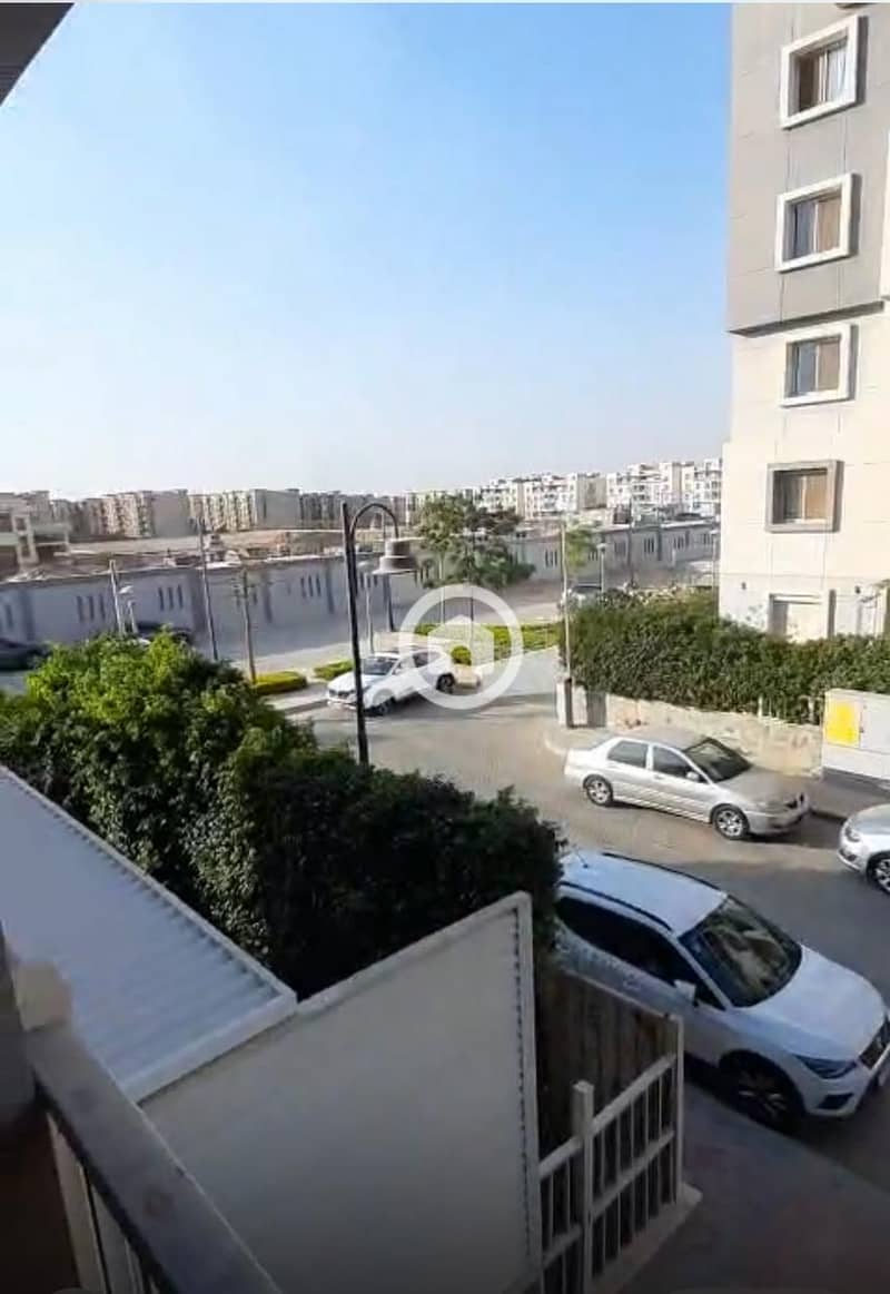 8 03496c32-959f-4723-a565-032ebdea9479. jpeg