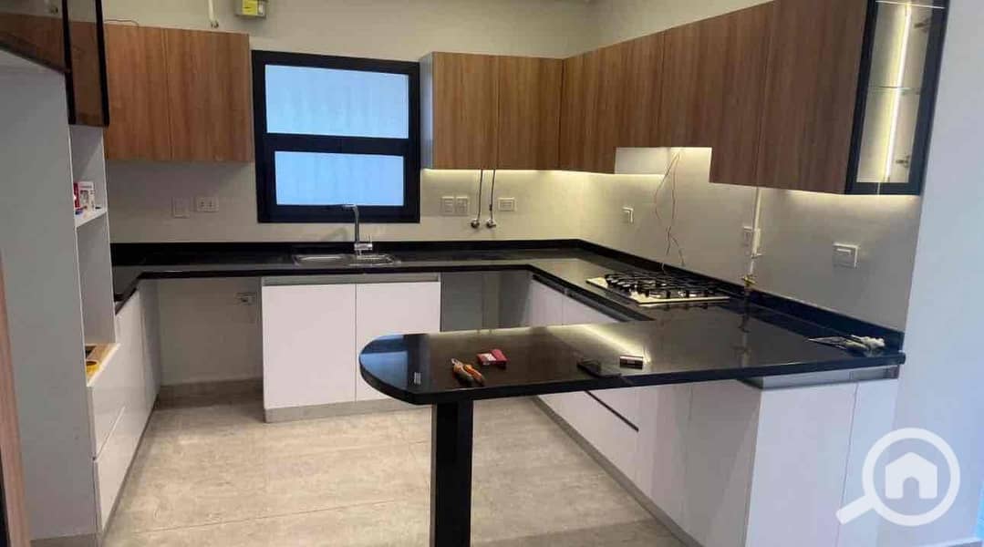 4 3048c962-abeb-466c-b957-ae67819a9324. jpg