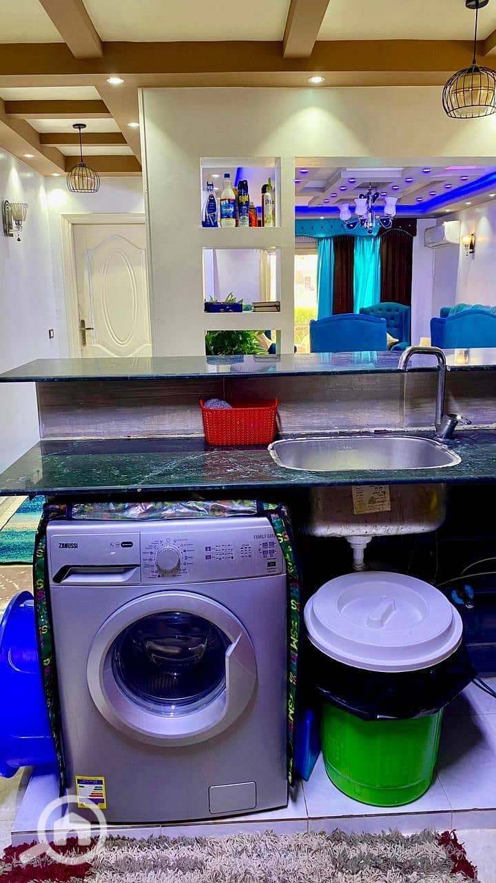 12 e16b4d07-0a1f-49f6-936a-823fd92ae063. jpg