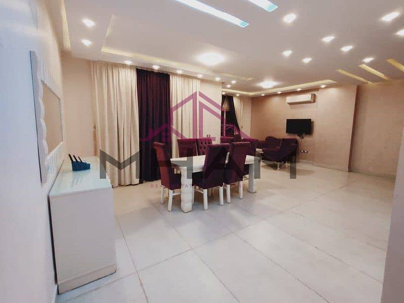 photo_5839477810009934712_x. jpg