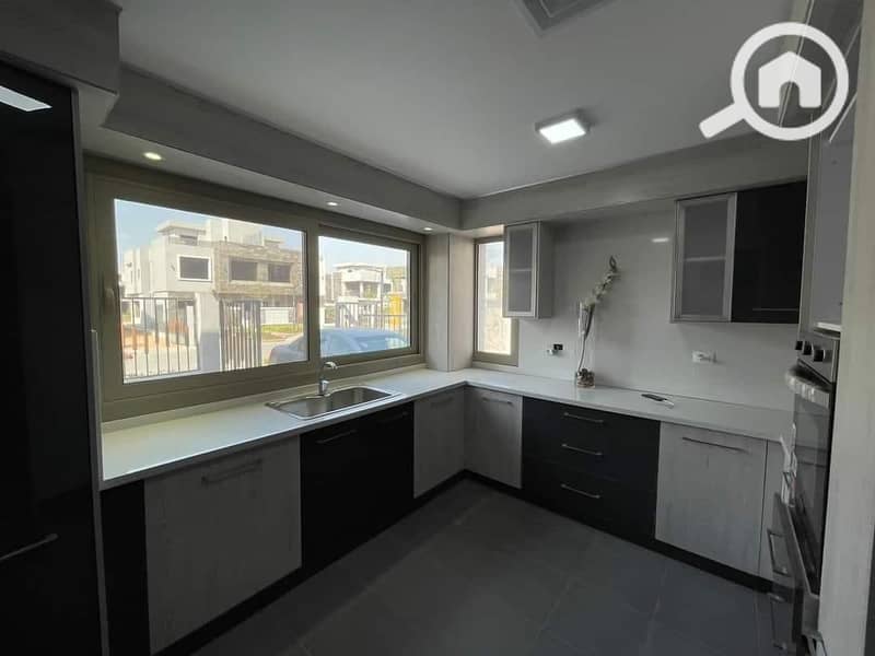 9 39eb2a8b-68cb-4f50-b6d7-8fbc8e0dcf34. jpeg