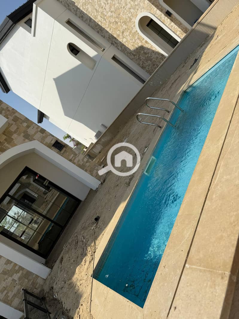 2 69703dc3-cc09-4cb2-960b-08df9c863b71. jpeg