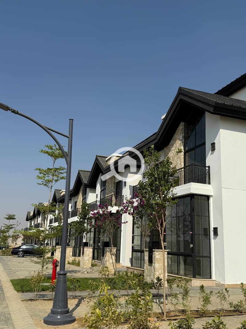 7 b79e6688-4d37-4100-a86c-c306a1610db8. jpeg