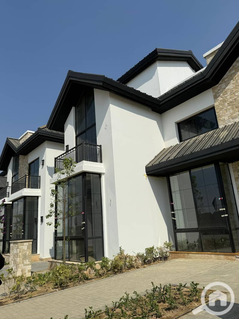 9 6dc1b43d-9835-446f-854b-58757d1cbd52. jpeg