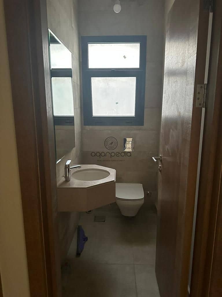 8 WhatsApp Image 2025-11-25 at 1.37. 40 PM (2). jpeg