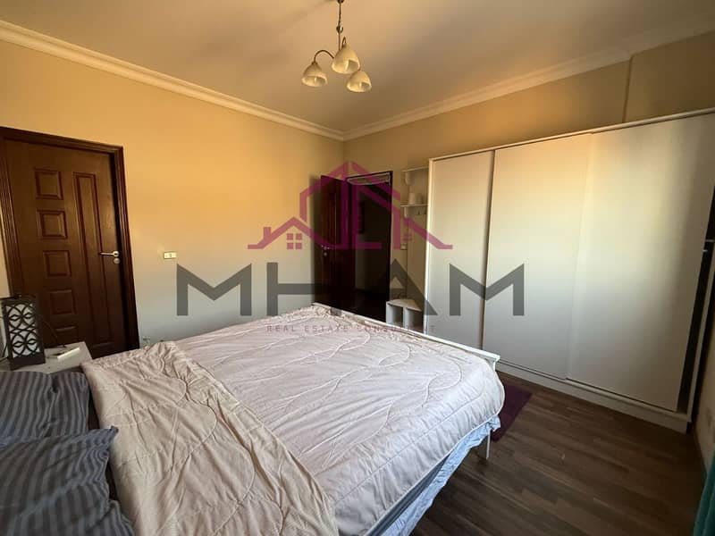 9 photo_5841569652356615168_y. jpg