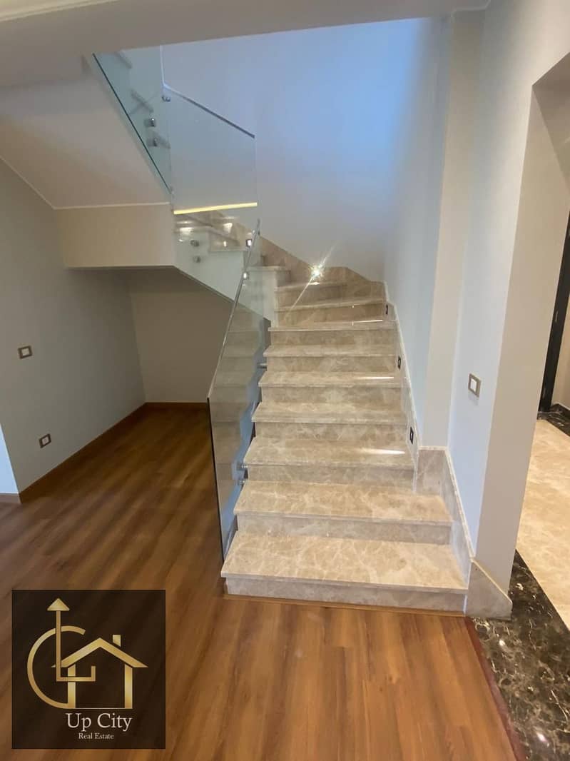 18 WhatsApp Image 2025-11-20 at 20.28. 47 (4). jpeg