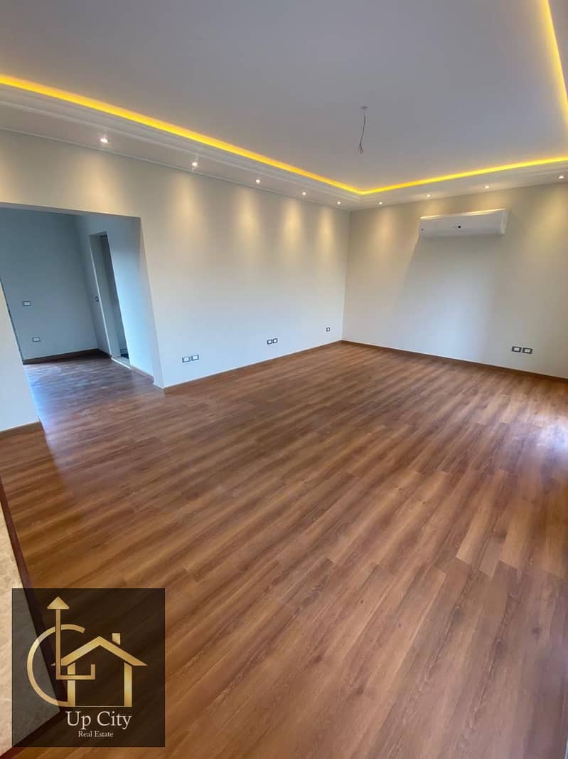 30 WhatsApp Image 2025-11-20 at 20.28. 48 (5). jpeg