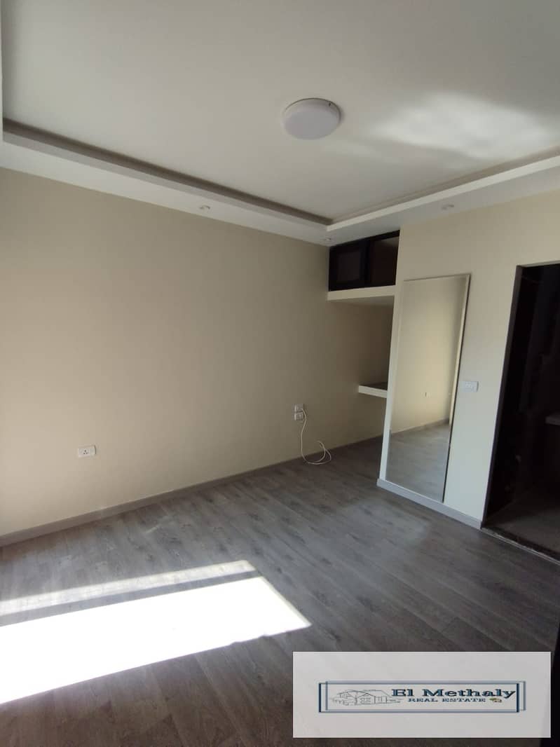 12 eb64944d-8c96-4b00-a968-db08132a1241. jpg