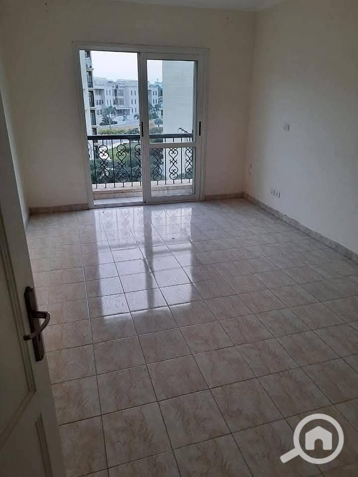 2 e7c6dfeb-eff2-47f0-b501-ef31abd70e20. jpeg