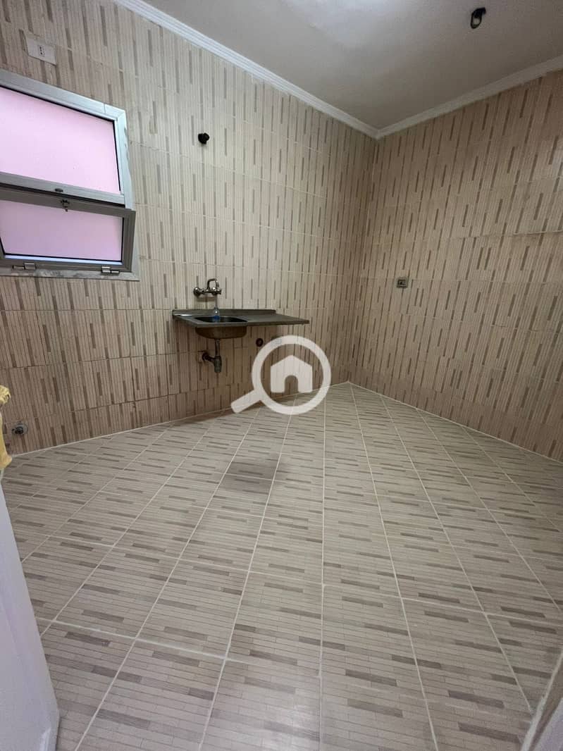 8 217549fb-9938-492a-93b8-ee417e1f7337. jpeg