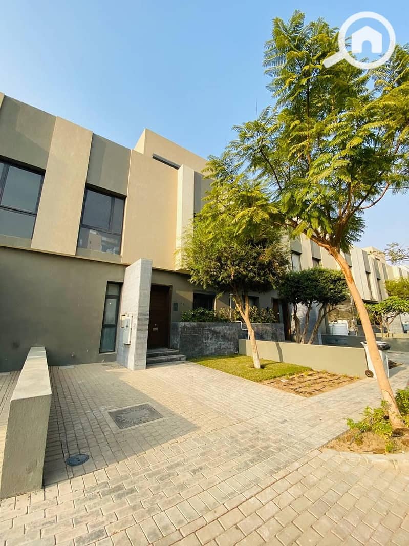 2 d05807e0-afaf-4774-9f54-72702984cbd9. jpeg