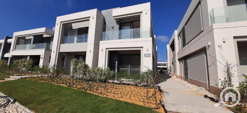 4 ba4e9b01-8e44-4e95-b293-64618d8c4e51. jpeg