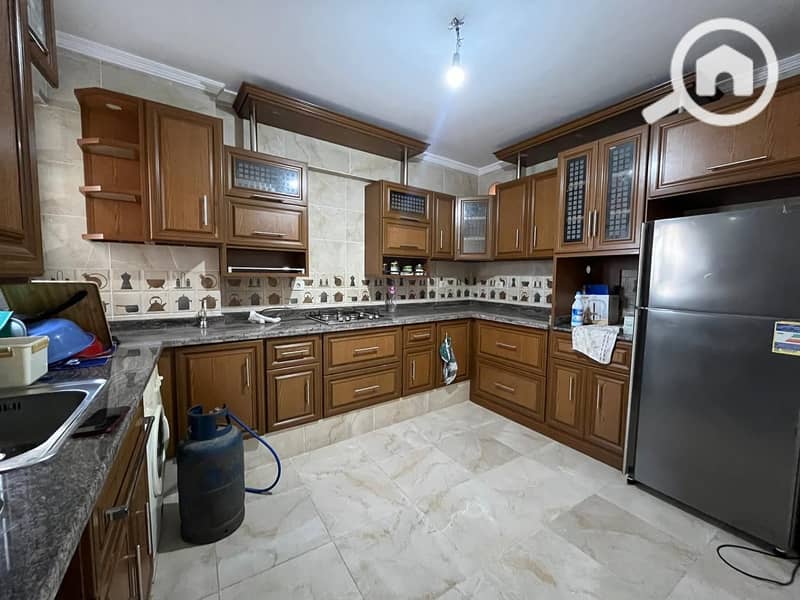 8 c54e39fd-fc53-47b1-bcbc-ddc7b1bcbb58. jpeg