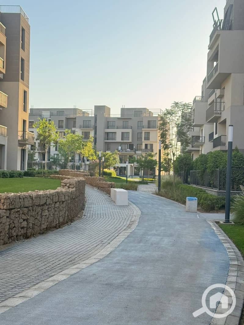 8 a4d7f1b4-af2a-4fef-ad27-687a88f507a2. jpeg