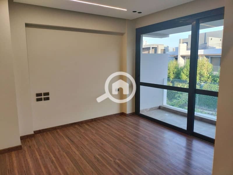 8 fb0f5312-a0dd-402f-a578-adf31448ed39. jpeg