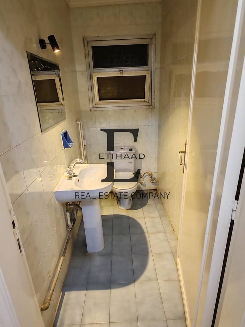 8 8b92e446-af39-4c03-8f59-aa34c76a11a7. jpeg