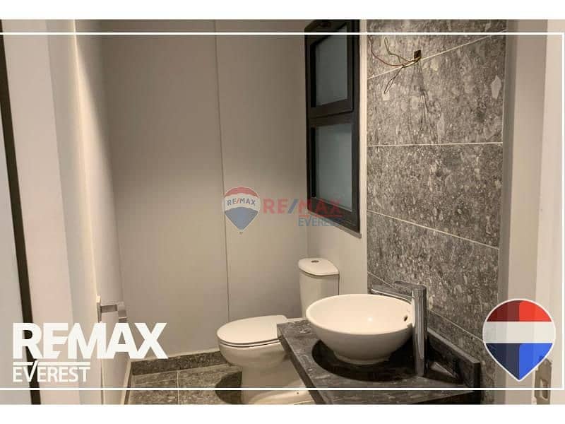 5 05b95d78-ea4e-4df9-b68f-26cd714eb47c. jpg