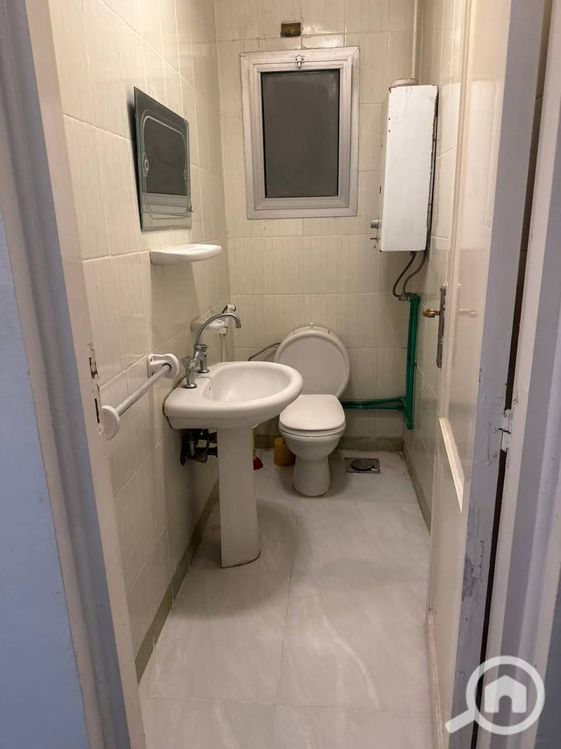 10 e00e4a55-4ecc-4903-b8f4-27a9938685bf. jpeg