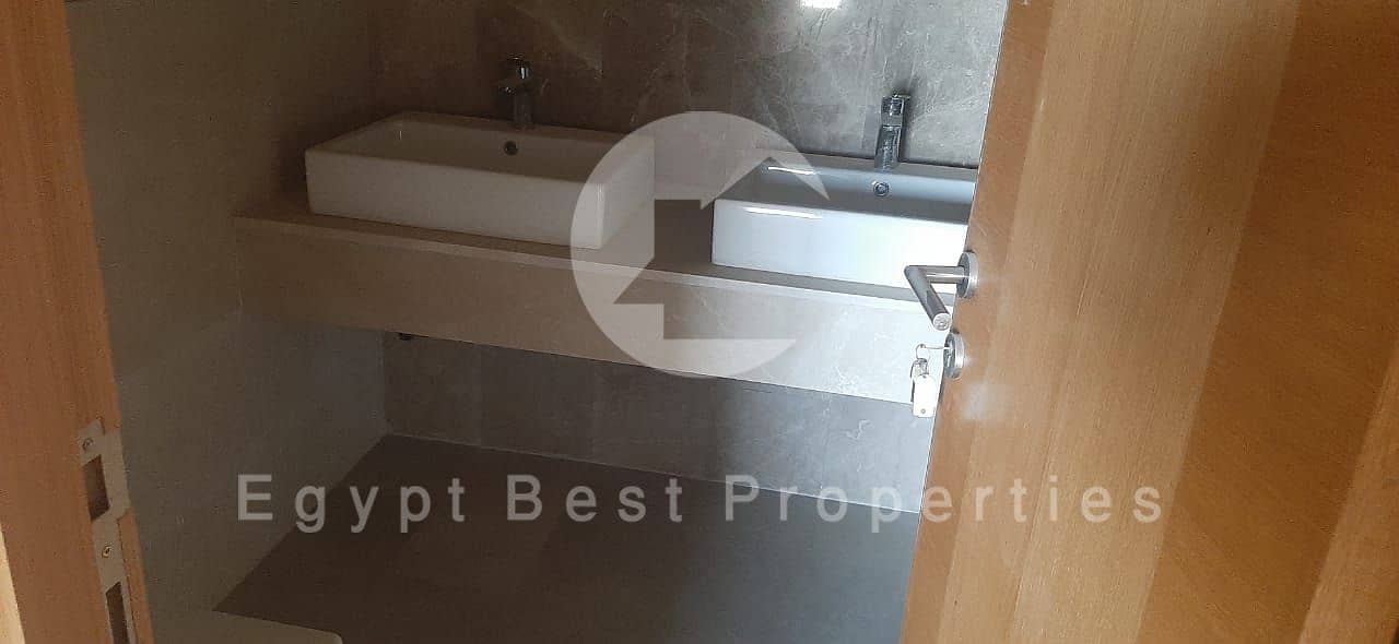 10 f82c03c0-d035-4c18-ae9d-f45eada2d14f. jpeg