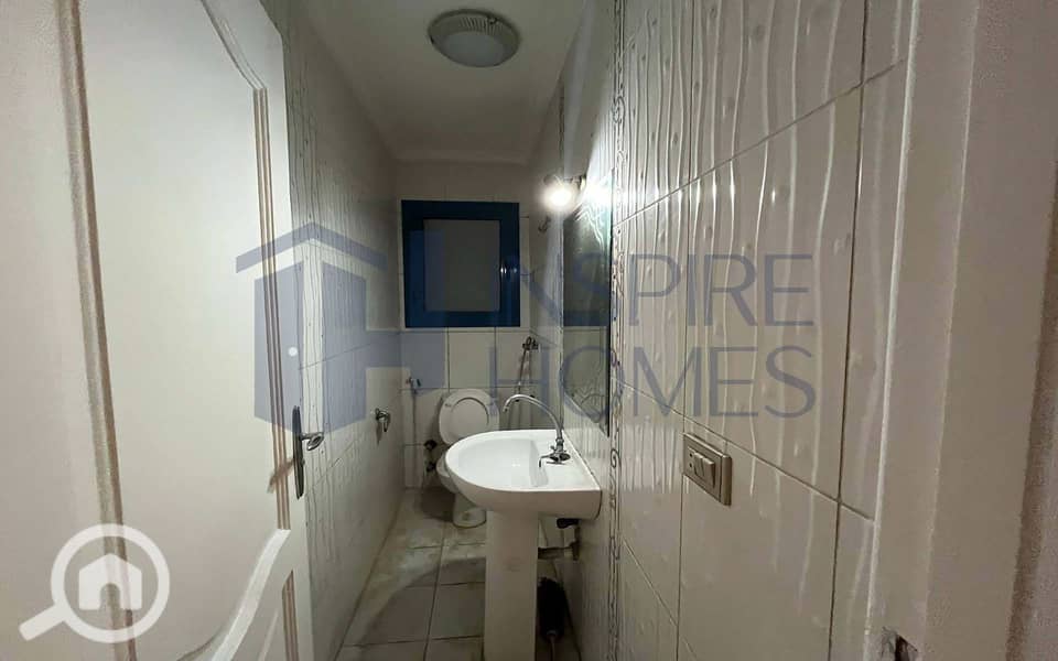 6 WhatsApp Image 2025-11-16 at 16.22. 12. jpg