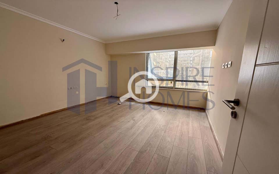 4 WhatsApp Image 2025-11-04 at 17.36. 21 (2). jpg