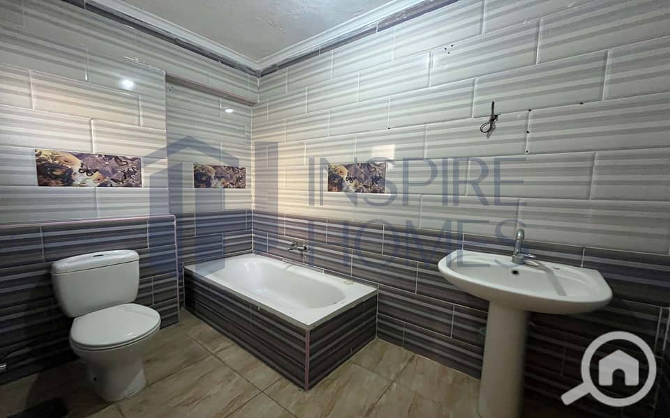 7 WhatsApp Image 2025-11-06 at 16.48. 09 (1). jpg