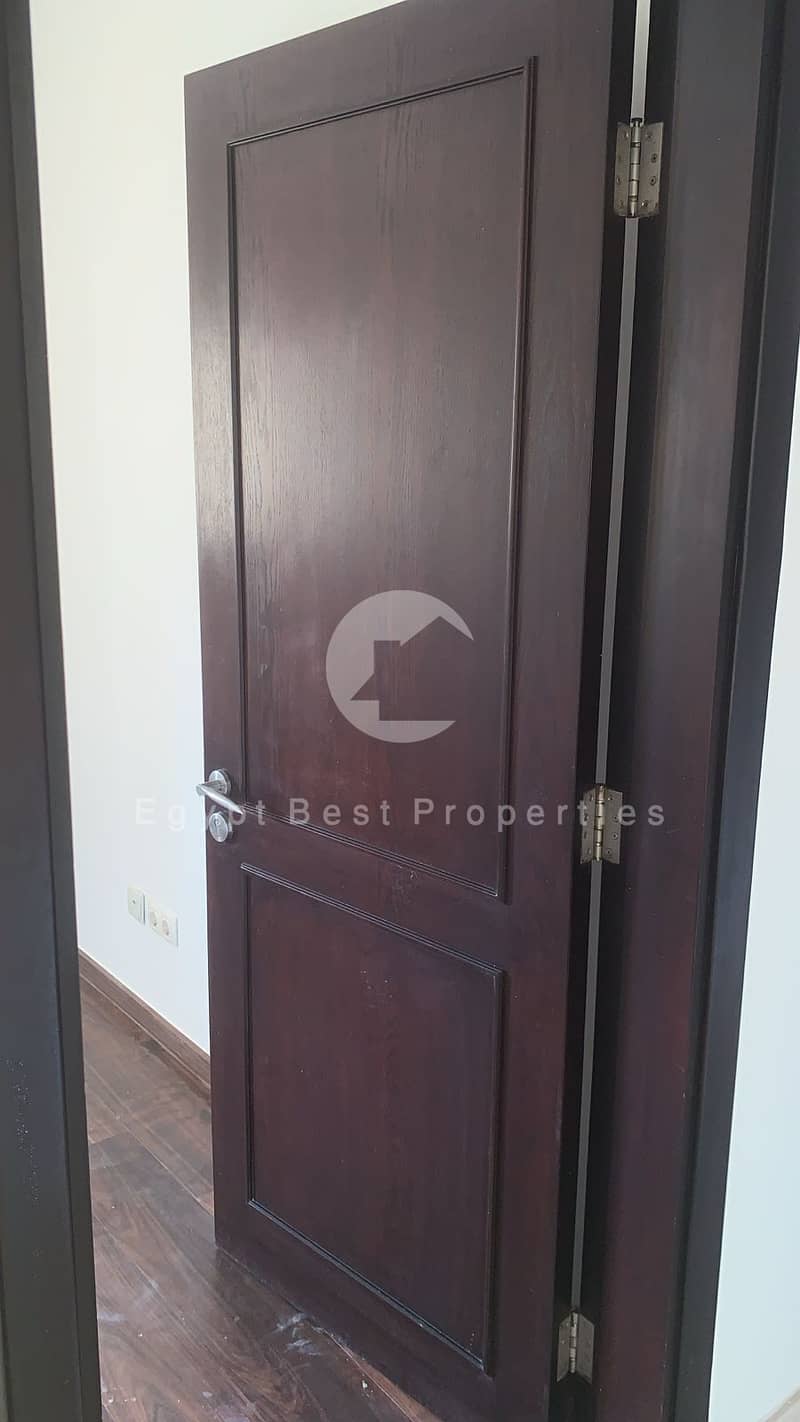 2 01e43419-167c-4770-8523-649aaa5a1e9e. jpeg