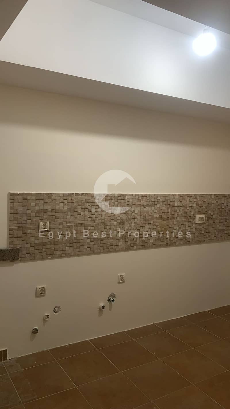 10 d8c71544-d580-4523-b3e9-667e68b085fd. jpeg