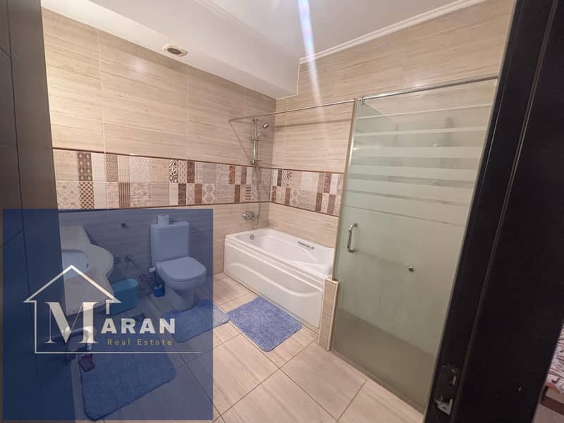 13 e21575a0-a1b6-43ce-84aa-98f71fbc87bd. jpg