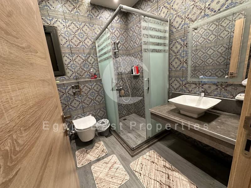 4 PHOTO-2025-11-26-18-10-00 2. jpg