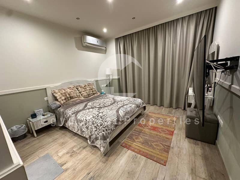 5 PHOTO-2025-11-26-18-10-00 3. jpg