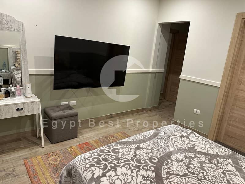 11 PHOTO-2025-11-26-18-09-59 2. jpg