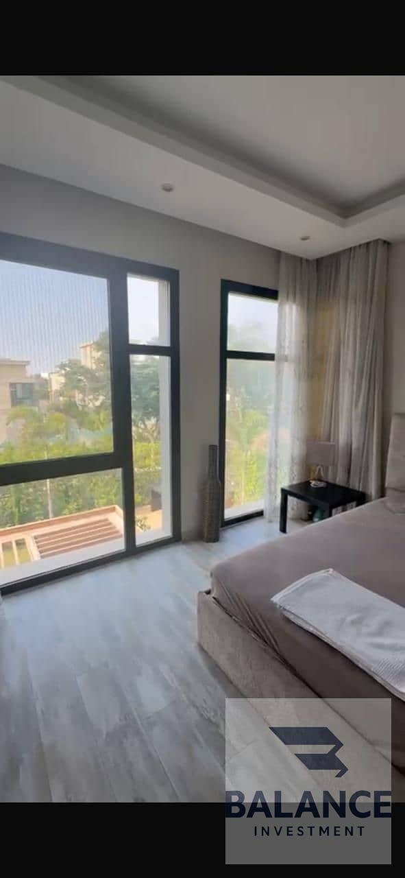 2 76d34fbf-7fc8-40d9-8fa5-6e1e869b52a7. jpg