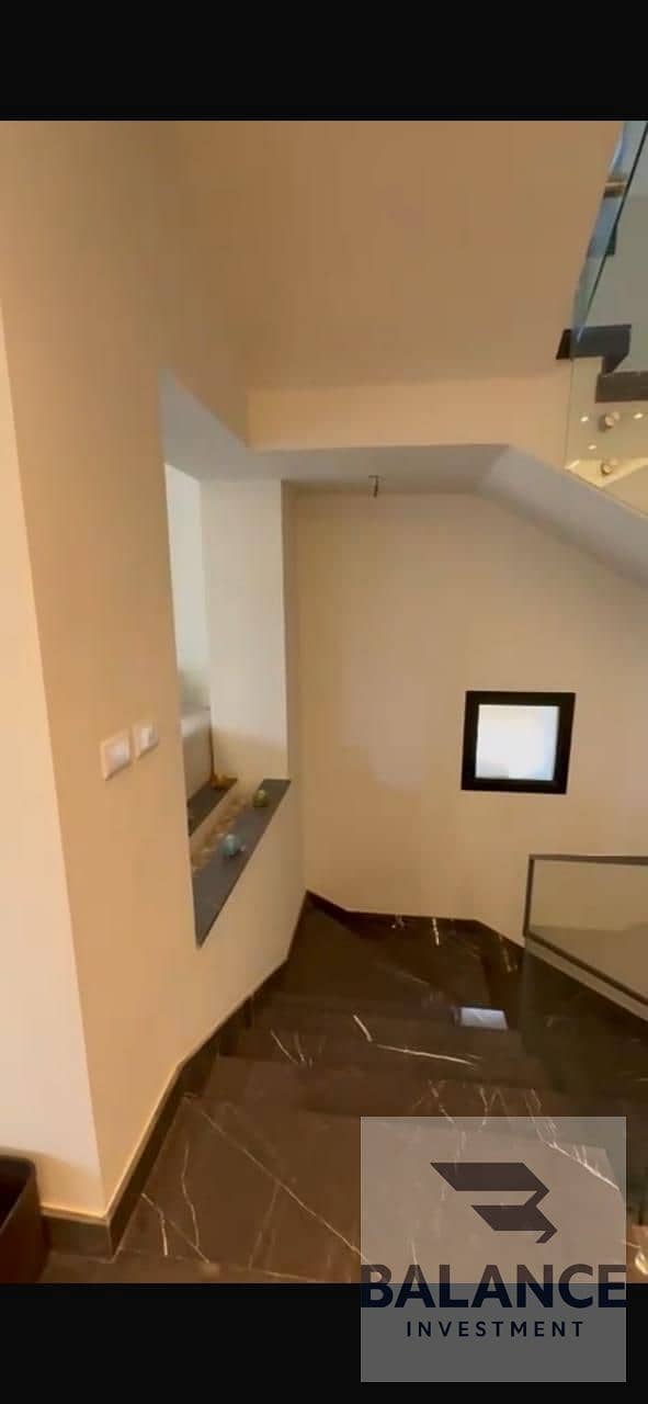 10 d73ca463-22aa-4cfe-945b-a4d1782f3d24. jpg