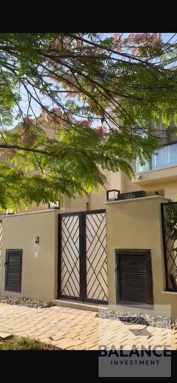 15 ce563a20-a3f7-4932-8fab-7bb2e36071b6. jpg