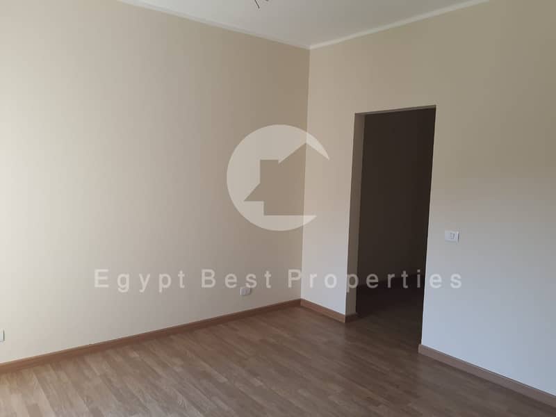 7 PHOTO-2025-11-26-18-16-56 2. jpg