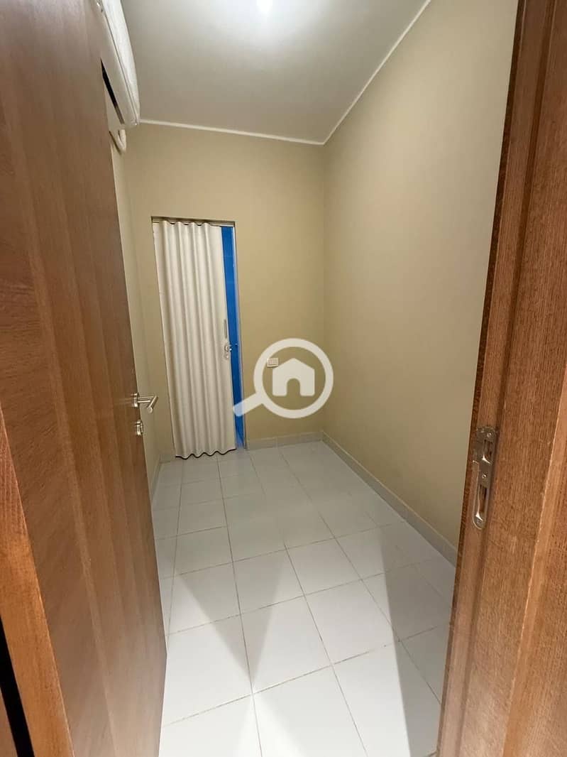 16 1559ed8a-da4e-43f5-ade0-2366e44318aa. jpeg