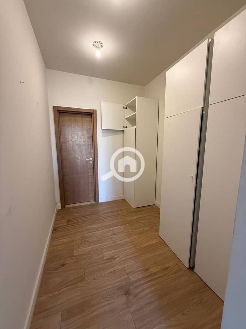 21 fb431e90-7eae-4b85-b950-73ffaf30999f. jpeg