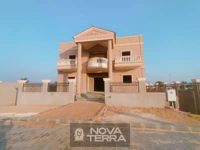 فیلا 8 غرف نوم للبيع في 6 أكتوبر، الجيزة - IMG-20251125-WA0033. jpg