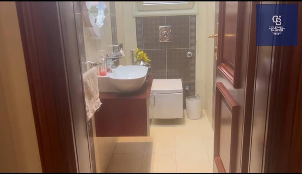 9 b7978f44-1100-4d98-a3fd-042e627df6d2. jpeg