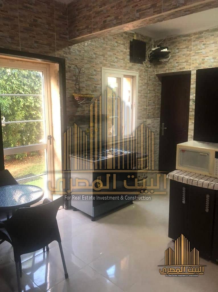 12 U803910 (1). jpeg