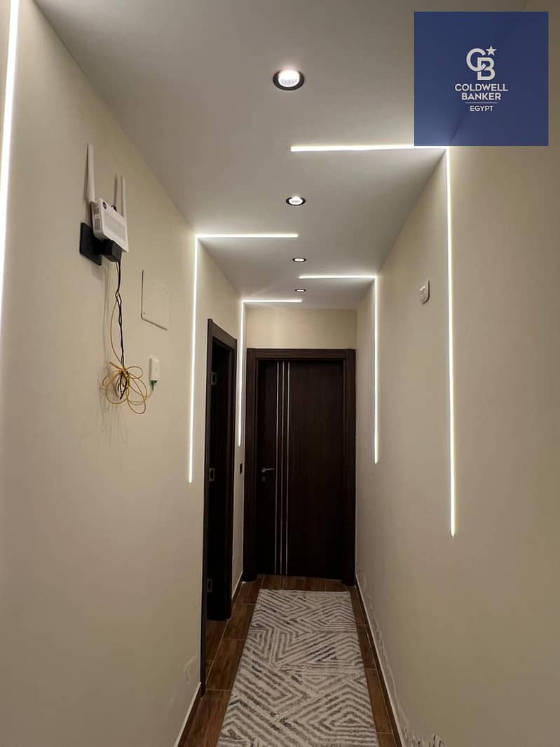 10 242e8cbd-f0ed-43fb-8192-5152f98be013. jpeg