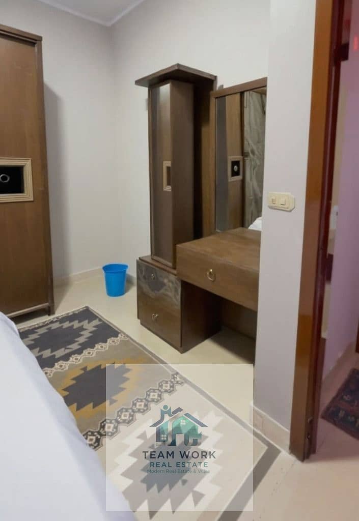 12 d75fdb3a-0a8f-4eaf-b640-6e3d5e4a2c7d. jpg