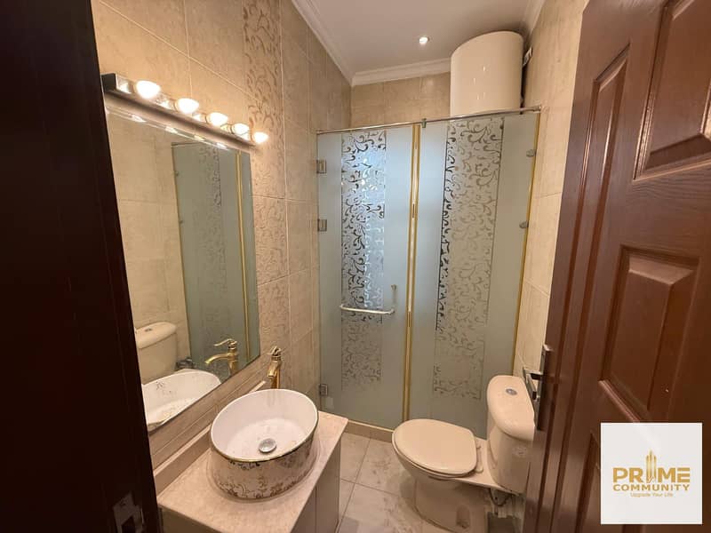 12 WhatsApp Image 2025-11-24 at 18.25. 38_19bc74de. jpg