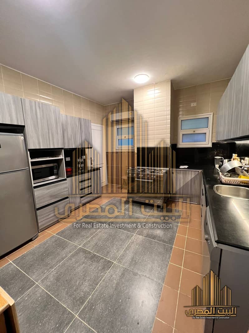 10 U833062 (13). jpeg