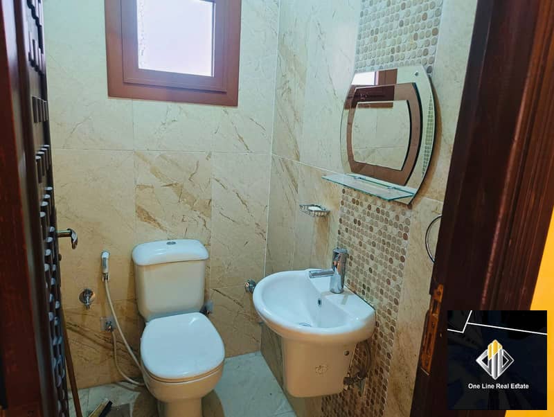 8 bf5c00dd-53fa-433a-b1db-276f0ee58014. jpeg