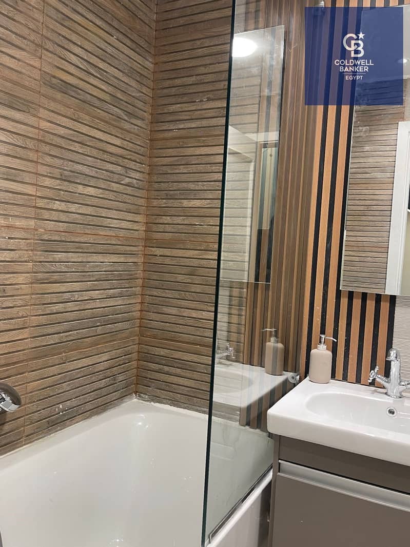 14 3e961008-d548-4e9f-9f97-bed6b3790bed. jpg