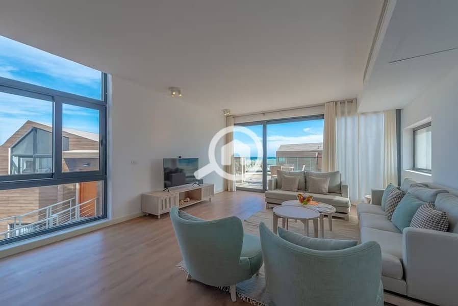 8 588016556_1169362721460594_4836218879936409934_n. jpg